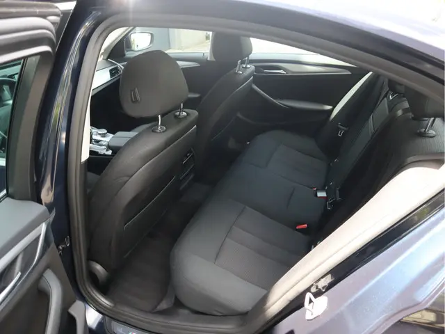 BMW 5 Serie 520i Executive 2018 Benzine 4