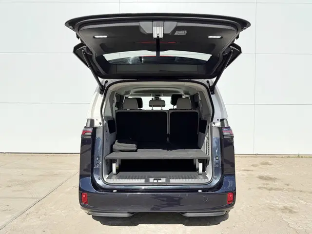 Volkswagen ID. Buzz ID.BUZZ 77 kWh 204pk 2023 Elektrisch 17