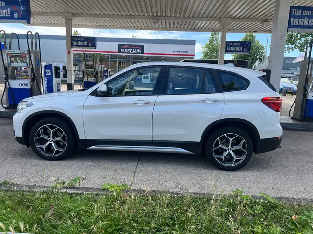 BMW X1 XDrive25i PANO,AUTOMAAT,PDC 2017 Benzine 6