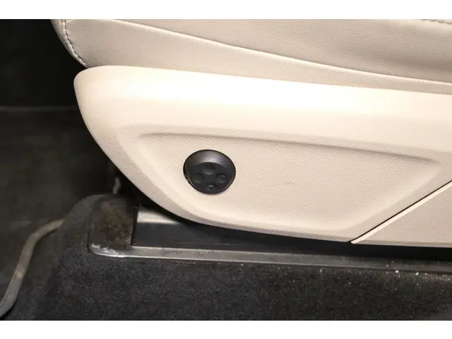 Mercedes-Benz GLE 350 e 4MATIC 2022 Hybride Benzine 28