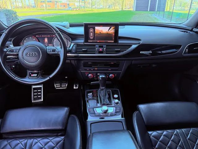 Audi A6 Avant 4.0 TFSI S6 Pro Line Plus 2016 Benzine 23