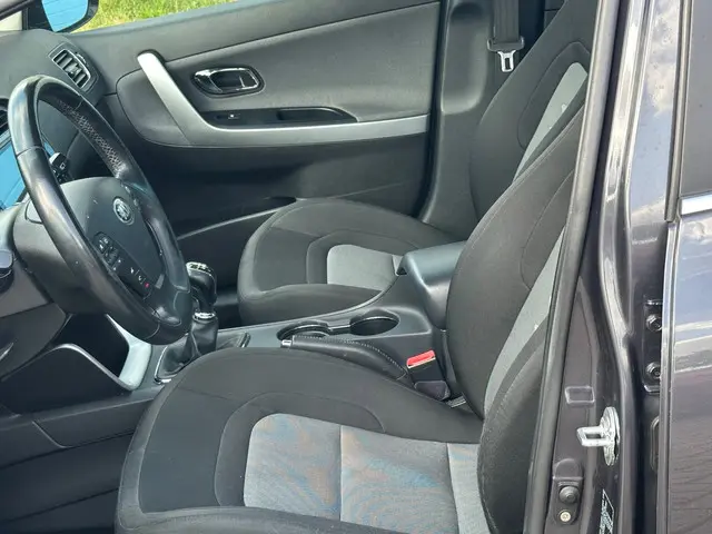 Kia cee'd 1.6 GDI Comfort Pack NAVI TREKHAAK 2012 Benzine 9