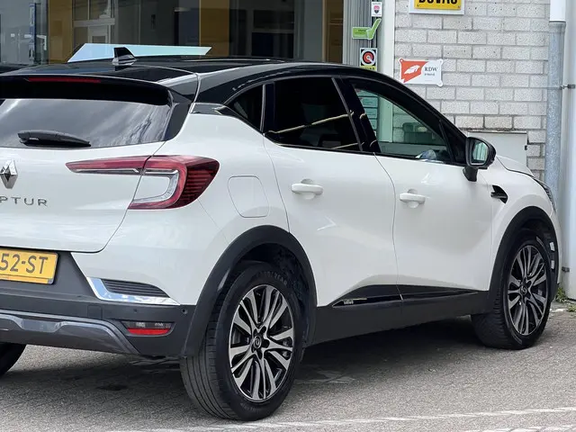 Renault Captur 1.3 TCe 130 Initiale Paris 2020 Benzine 33