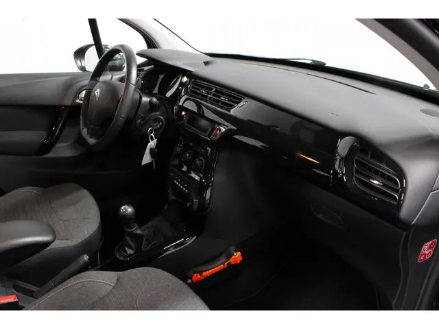 Citroën C3 1.0 PureTech Collection 2015 Benzine 18