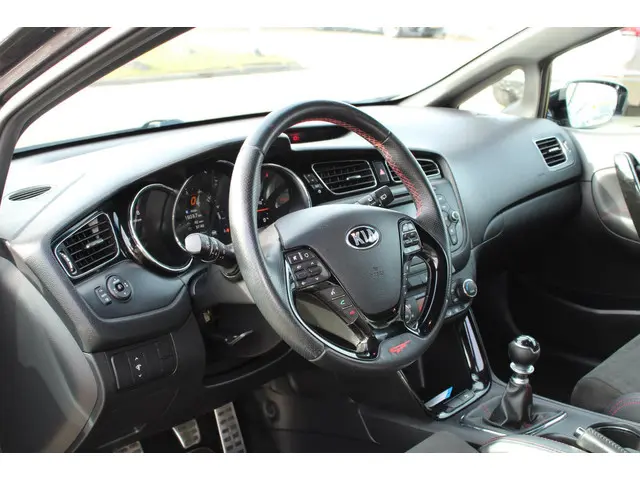 Kia pro_cee'd 1.6 GT 2013 Benzine 11