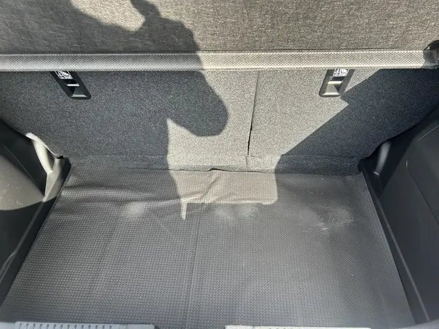 Suzuki Swift 1.2 Select Smart Hybrid 2024 Benzine 19