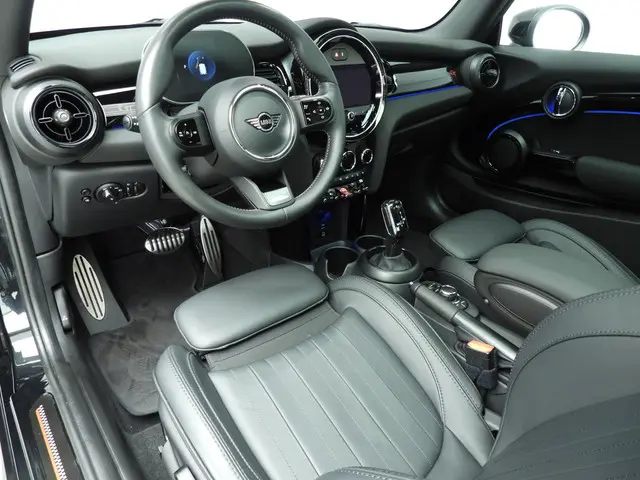 MINI 3-Deurs Cooper Rockingham GT 2024 Benzine 6