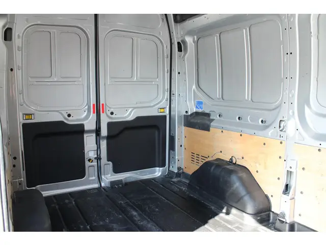 Ford Transit 350 2.0 TDCI L2H3 Trend 2018 Diesel 12