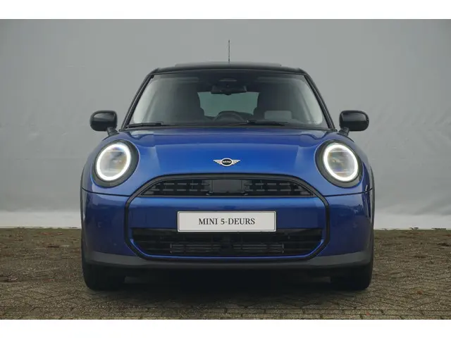 MINI 5-Deurs Cooper C 2025 Benzine 4