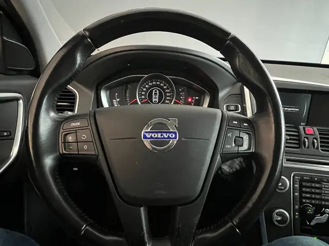 Volvo XC60 2.0 T5 FWD Kinetic TREKHAAK 2015 Benzine 9