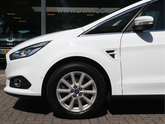 Ford S-Max 1.5 Titanium 2016 Benzine 28