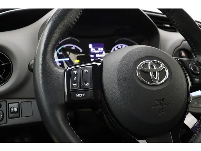 Toyota Yaris 1.5 Hybrid Aspiration 2018 Hybride Benzine 22