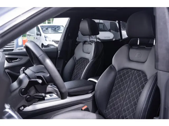 Audi Q8 55 TFSI quattro 2019 Benzine 52
