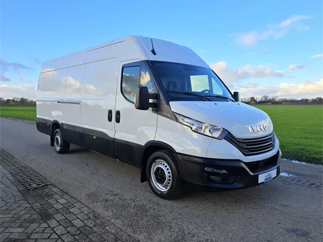 Iveco Daily 35S16V 2.3 410 H2 2023 Diesel 9