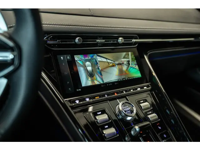 Aston Martin DB12 4.0 V8 2024 Benzine 38