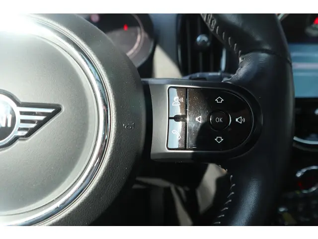 MINI Countryman Cooper SE ALL4 2021 Hybride Benzine 12