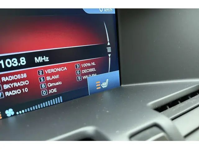 Volvo XC60 2.0 T5 FWD Ocean Race 2015 Benzine 28