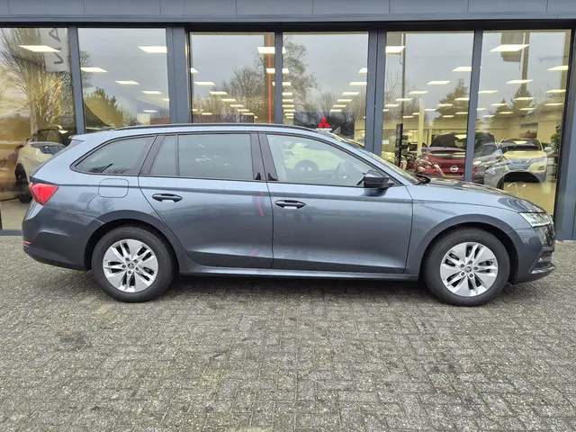 Škoda Octavia Combi 1.5 TSI Comfort line 2021 Benzine 15