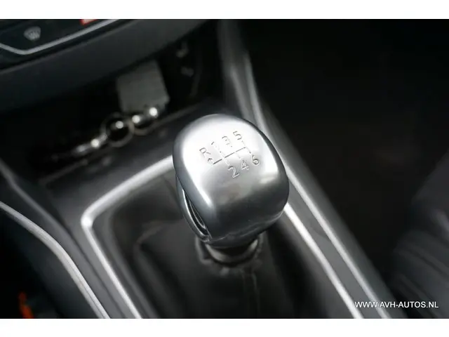 Peugeot 308 SW 1.2 e-THP Première 2014 Benzine 17