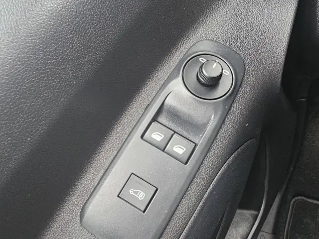 Peugeot e-Partner 136 L1 50 kWh 2023 Elektrisch 13