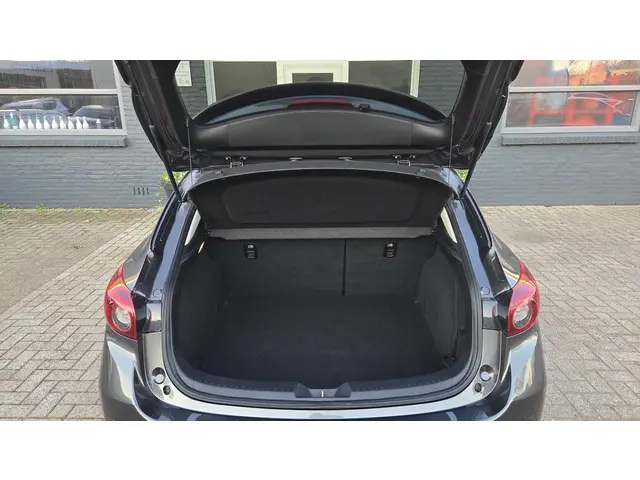 Mazda 3 2.0 SkyActiv-G Exclusive-Line 2018 Benzine 22