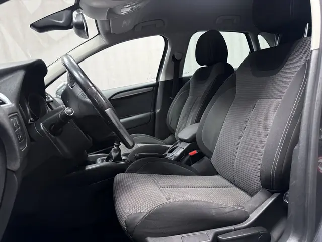 Citroën C4 1.2 PureTech Exclusive 2014 Benzine 12