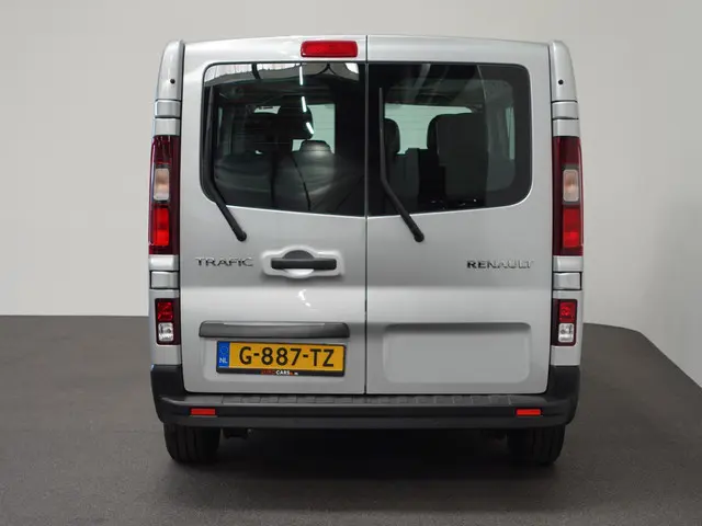 Renault Trafic Passenger 2.0 dCi 120 L2H1 2019 Diesel 4