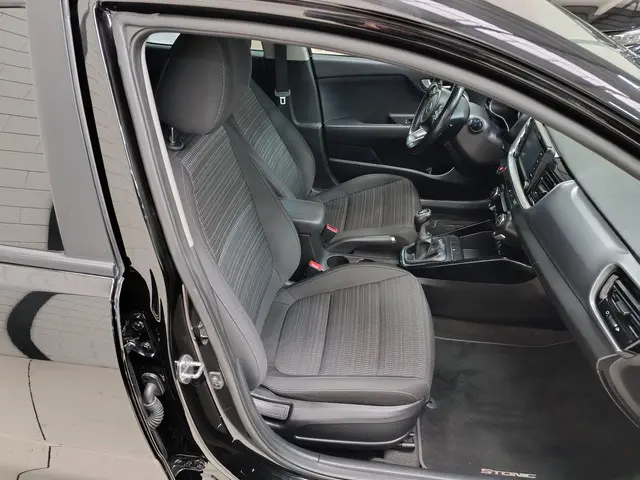 Kia Stonic 1.0 T-GDi DynamicLine 2017 Benzine 29