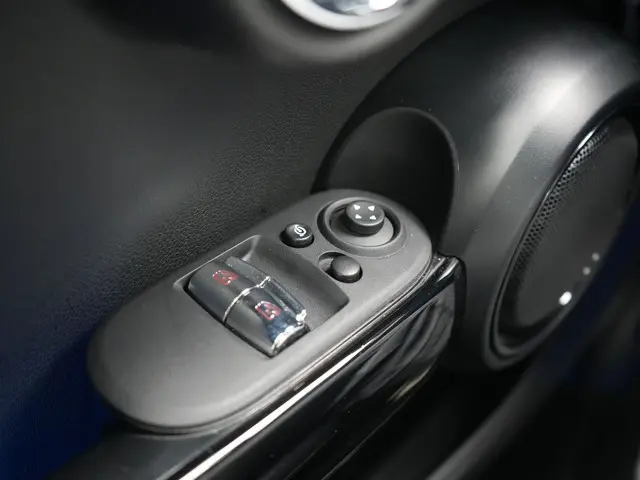 MINI Electric Mini Yours 33 kWh 184pk 2020 Elektrisch 35