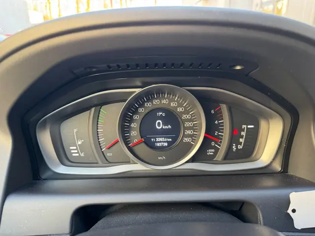 Volvo XC60 2.0 D4 FWD Momentum 2015 Diesel 13