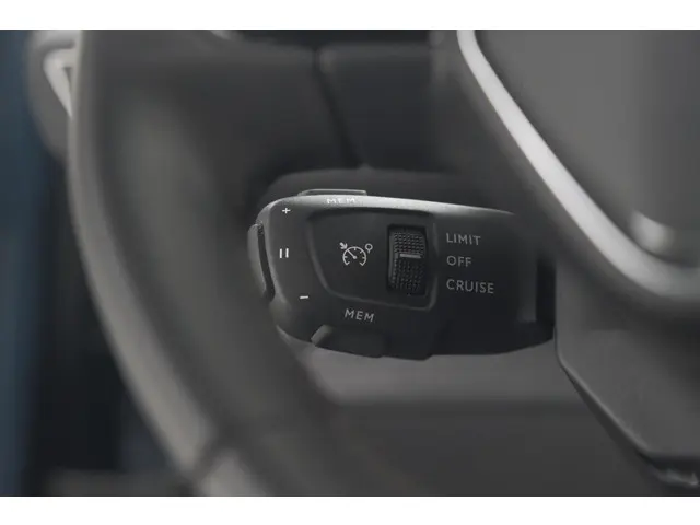 Peugeot 5008 PureTech 130 EAT8 Active Pack 2023 Benzine 40