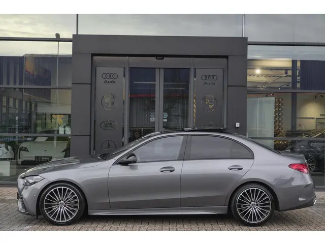 Mercedes-Benz C-Klasse C300 AMG 258pk 2021 Benzine 5