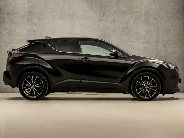 Toyota C-HR 1.8 Hybrid Sport 2018 Hybride Benzine 4