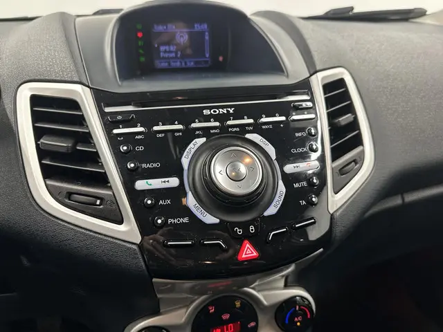 Ford Fiesta 1.25 Titanium ECC LM 5 DEURS. 2012 Benzine 23