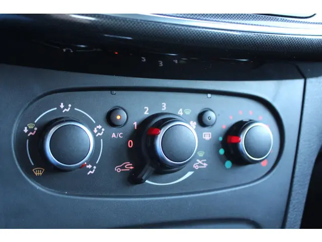 Dacia Logan MCV 0.9 TCe SL Royaal 2018 Benzine 26