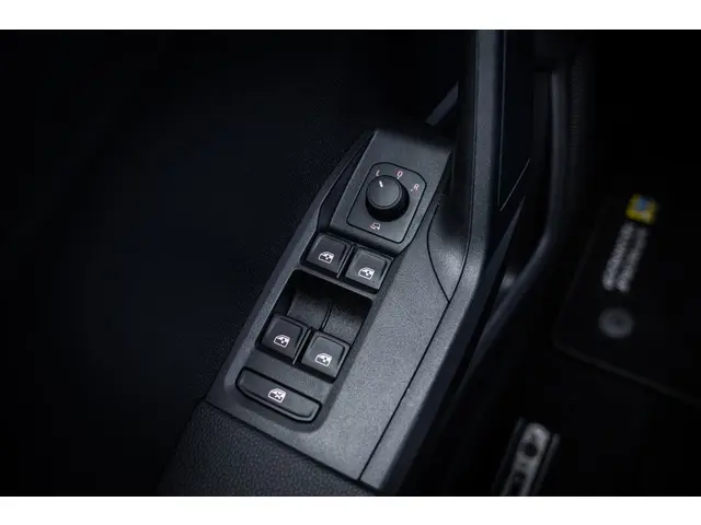 SEAT Arona 1.0 TSI 2020 Benzine 37