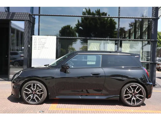 MINI 3-Deurs Cooper E 2024 Elektrisch 6