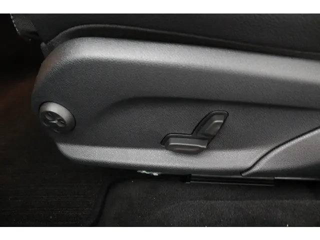 Mercedes-Benz E-Klasse 200 Business 2018 Benzine 35