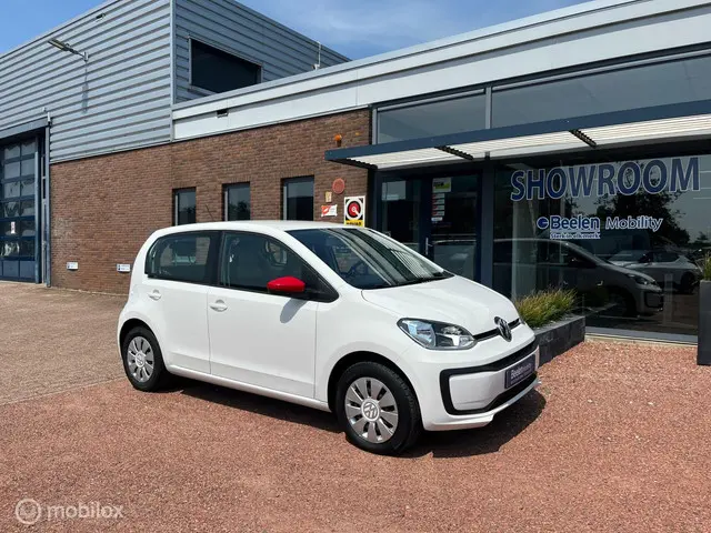 Volkswagen up! 1.0 BMT move up! 2018 Benzine 7