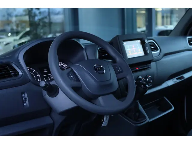 Nissan Interstar 2.3 dCi L2H2 N-Connecta 2024 Diesel 11