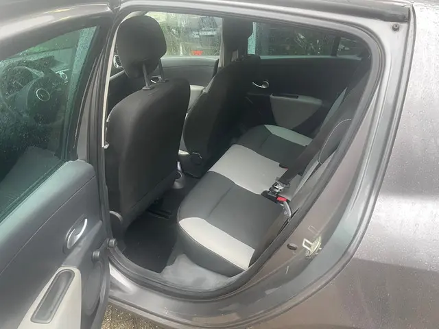 Renault Clio 1.2 Authentique 2012 Benzine 7