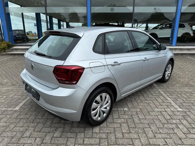 Volkswagen Polo 1.0 TSI Comfortline 2021 Benzine 8