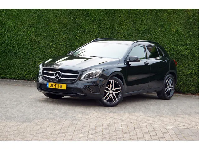 Mercedes-Benz GLA GLA 180 Ambition Night 2016 Benzine 13