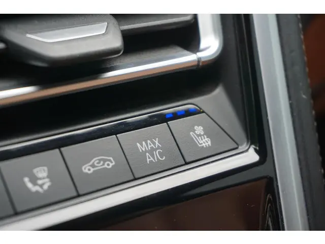 BMW 8 Serie Coupé M850i xDrive 2018 Benzine 15