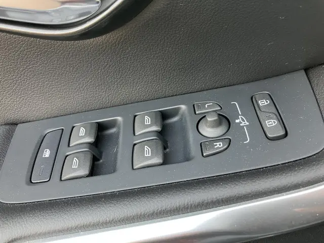 Volvo V40 Cross Country 1.5 T3 Summum 2016 Benzine 27