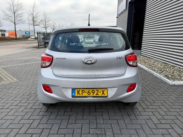 Hyundai i10 1.0i i-Motion Comfort 2017 Benzine 5