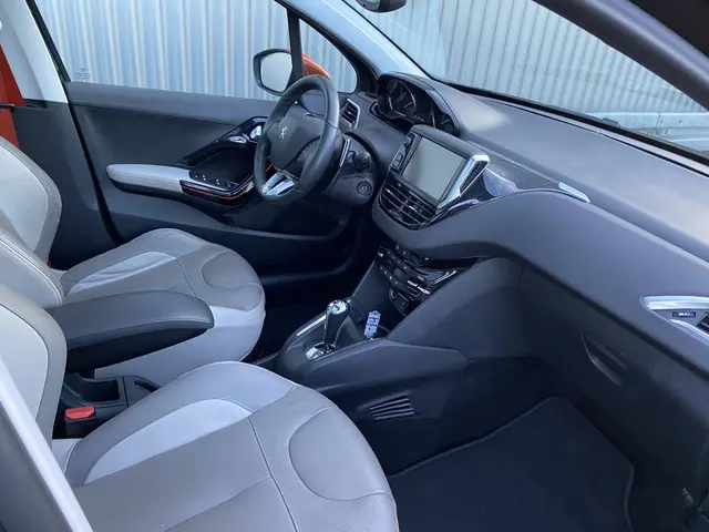 Peugeot 208 1.2 e-VTi Roland Garros 2014 Benzine 17