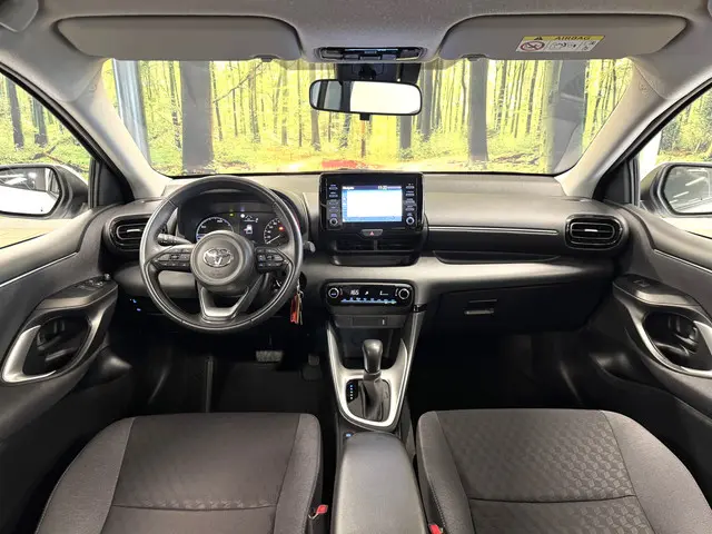 Toyota Yaris 1.5 Hybrid Active 2023 Hybride Benzine 8