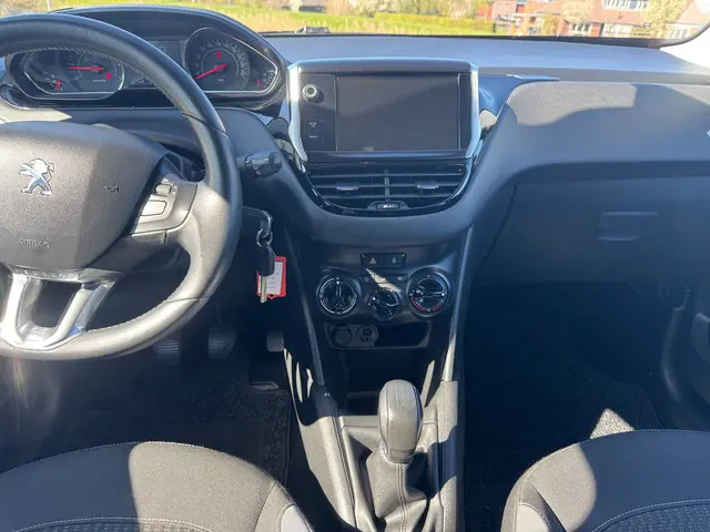 Peugeot 208 1.2 VTi Style 2014 Benzine 16