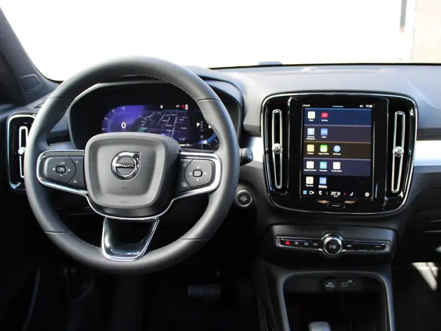 Volvo XC40 2.0 B4 Plus Dark 2025 Benzine 12
